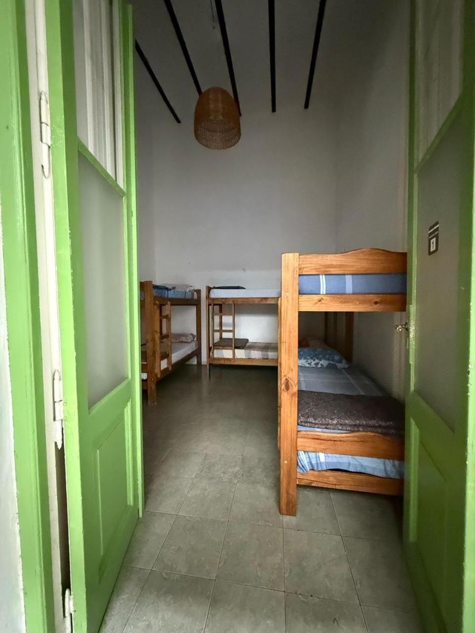 Cama en habitación compartida de 6 camas